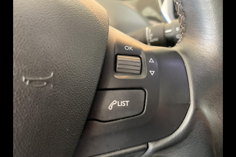 Peugeot 208 1.2 PureTech Allure Navigatie | Cruise Control | Android auto / Apple carplay