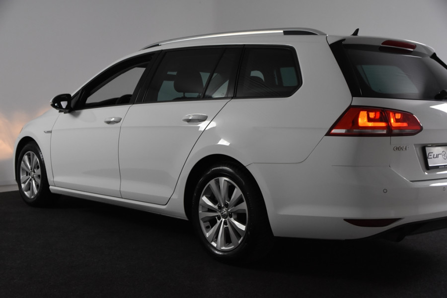 Volkswagen GOLF Variant 1.0 TSI Connected Series *Navigatie*Parkassist*Carplay