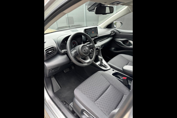 Toyota Yaris 1.5 Hybrid Business Plus CarPlay Camera