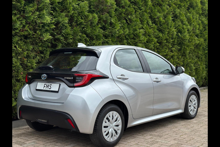 Toyota Yaris 1.5 Hybrid Business Plus CarPlay Camera