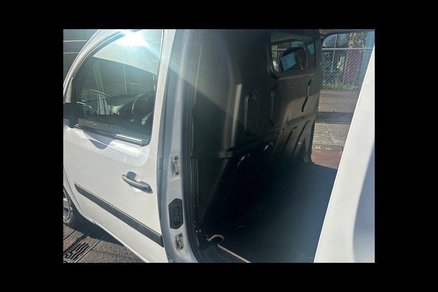 Renault Kangoo 1.5 dCi 90 Energy Luxe Maxi AIRCO I NAVI I MULTI MEDIA I PDC I 2 SCHUIFDEUREN I 1e EIGENAAAR I COMPLETE ONDERHOUDSHISTORIE