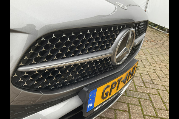 Mercedes-Benz A-Klasse 250 e PHEV AMG Line Facelift Pano.dak Sfeerverl Cam Led COMPLEET!