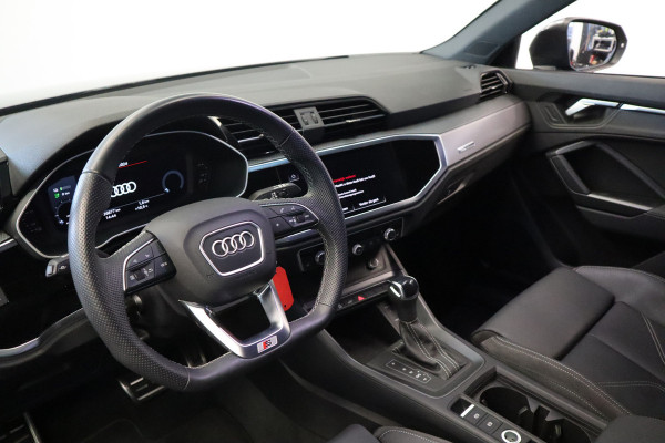 Audi Q3 45 TFSI e S edition Black Optic Navigatie, Cruise Control, Leder interieur stoel verw.19LMV All season.