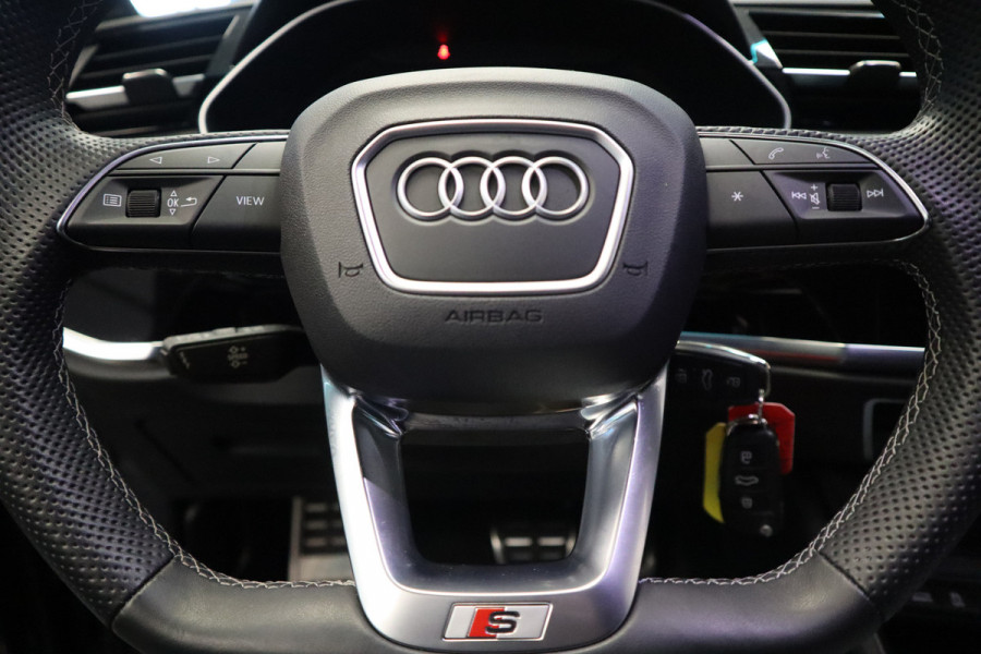 Audi Q3 45 TFSI e S edition Black Optic Navigatie, Cruise Control, Leder interieur stoel verw.19LMV All season.