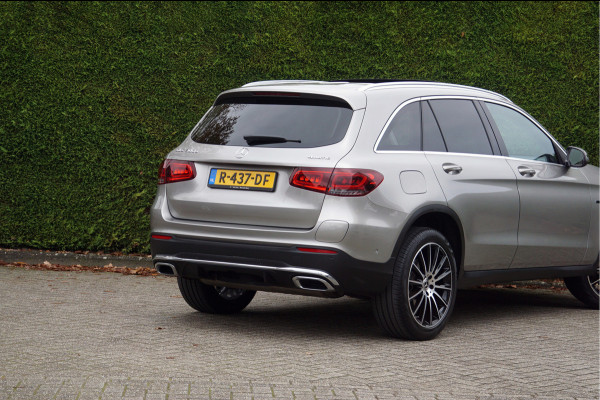 Mercedes-Benz GLC GLC 300 e 4M AMG line | Trekhaak Panorama Sfeerverlichting 20 inch AMG