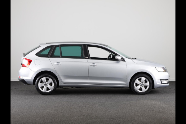 Škoda Rapid Spaceback 1.2 TSI Greentech JOY 90pk | Panoramadak | Navigatie | Climatronic | Parkeersensoren voor en achter