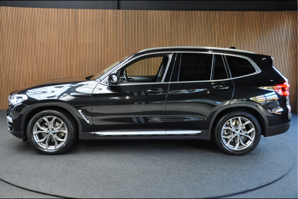 BMW X3 xDrive20i Navi Leer Camera Elektr. achterklep Virtual Elektr. trekhaak Stuurverwarming Sportstoelen PDC Climate voor & achter  19'' LM velgen