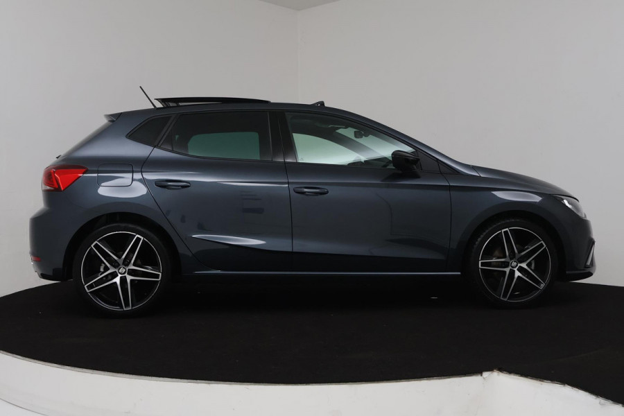 Seat Ibiza 1.0 TSI FR Business Intense (PANORAMADAK, DIGITALE COCKPIT, NAVIGATIE, CARPLAY, CAMERA, GOED ONDERHOUDEN, 1e EIGENAAR)