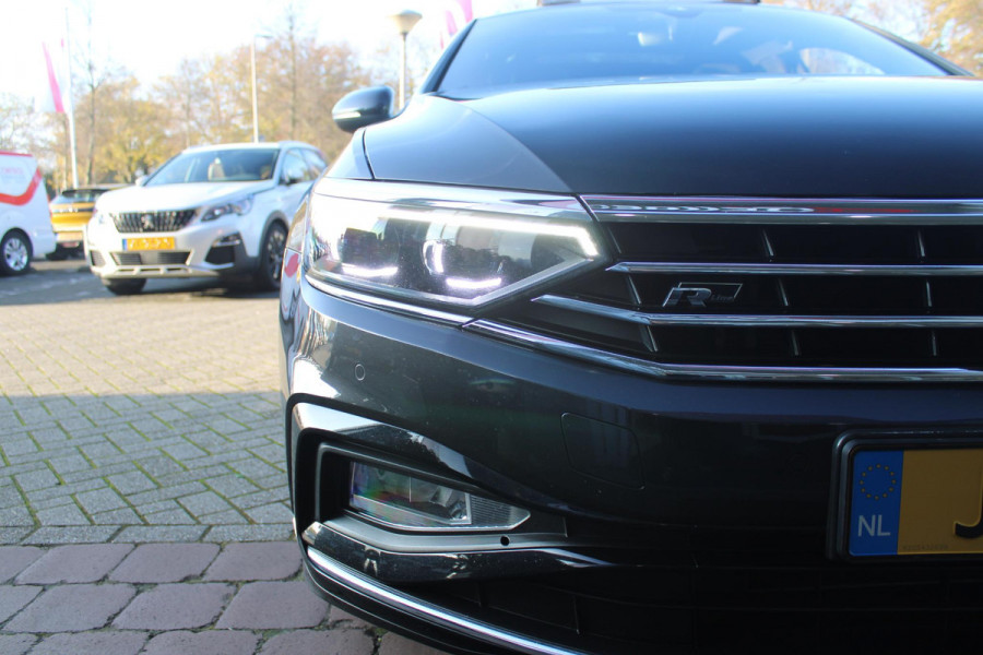 Volkswagen Passat Variant 1.5 TSI 150PK AUTOMAAT R-LINE BUSINESS + | PANORAMISCH SCHUIF/KANTEL DAK | ELEKTRISCHE STOELEN | ELEKTRISCHE ACHTERKLEP | LED MATRIX KOPLAMPEN | STOEL VERWAMING | CLIMATE CONTROL | ACHTERUITRIJ CAMERA | PARKEERSENSOREN VOOR EN ACHTER | ADAPTIVE CRUISE CONTROL | NAVIGATIE | APPLE CARPLAY/ANDROID AUTO | KEYLESS ENTRY/START | DYN AUDIO SYSTEEM |