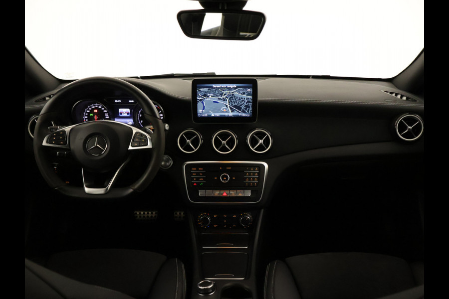 Mercedes-Benz CLA-Klasse 180 Ambition AMG |AMG- Line interieur | AMG-Line Exterieur|  Achteruitrijcamera|  Navigatie | Parkeersensoren voor en achter | Inclusief Louwman Basis Pakket.