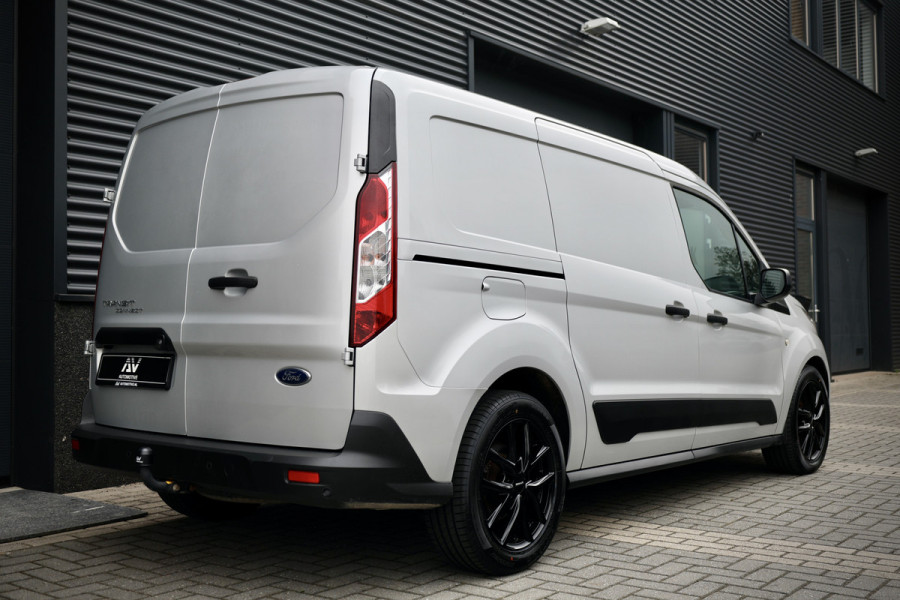 Ford Transit Connect 1.5 EcoBlue 120PK L2 | Navigatie | Camera | Cruise control | CarPlay | 3-Zitter | Trekhaak | Airco | PDC | Nieuwe APK | Onderhoudsbeurt