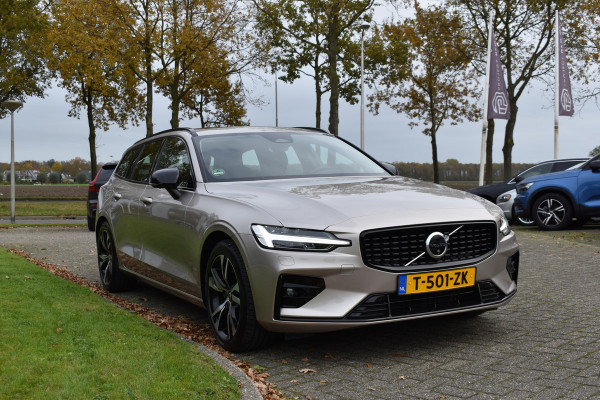 Volvo V60 B3 177PK Plus Dark | Trekhaak | H&K | 360 camera | ACC | Panoramadak | Stuurverwarming | 18"LMV