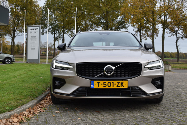 Volvo V60 B3 177PK Plus Dark | Trekhaak | H&K | 360 camera | ACC | Panoramadak | Stuurverwarming | 18"LMV