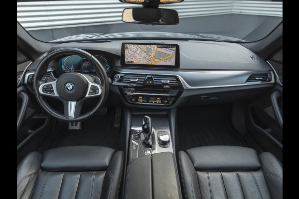 BMW 5 Serie Touring 530e M-Sport - Pano - Harman Kardon - Driving Ass Prof - Head-Up - Lasers