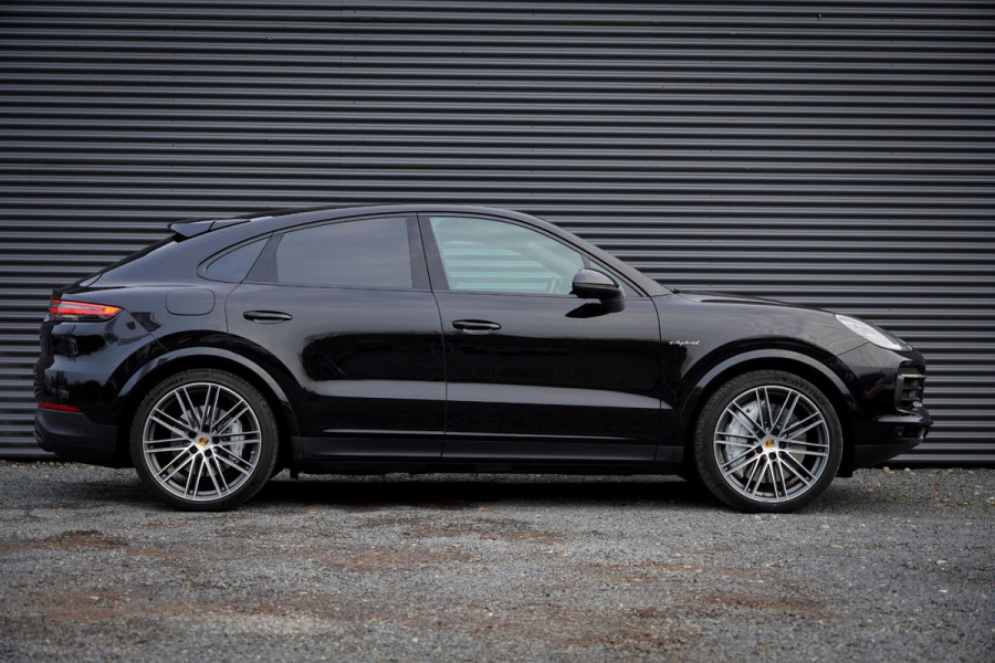 Porsche Cayenne Coupé 3.0 E-Hybrid / Pano / Bose / Sportstoel / Luchtvering / 22'' / Adaptive Cruise Control