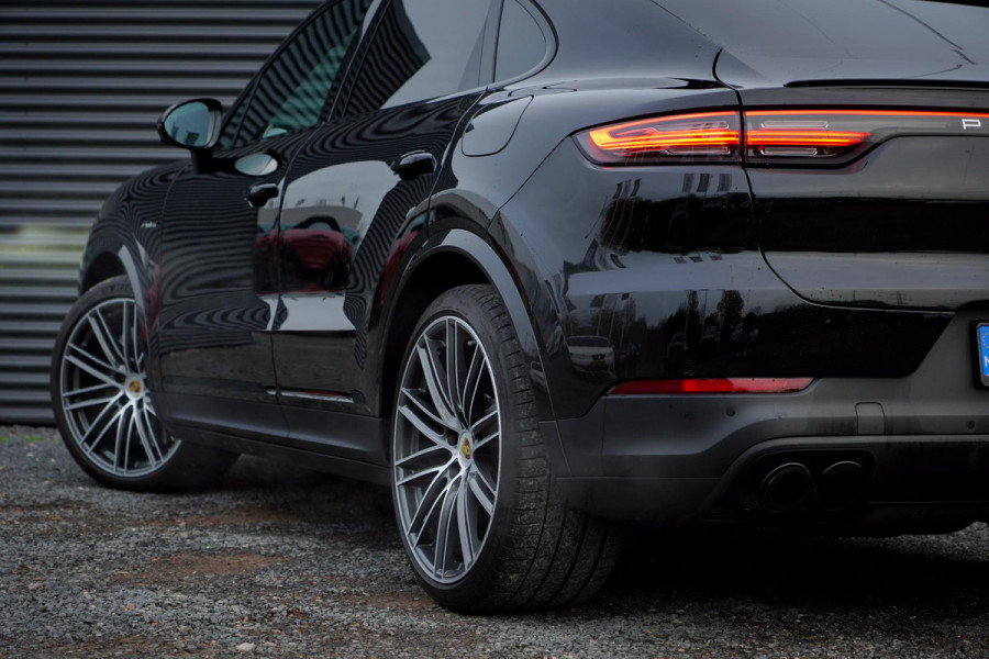 Porsche Cayenne Coupé 3.0 E-Hybrid / Pano / Bose / Sportstoel / Luchtvering / 22'' / Adaptive Cruise Control