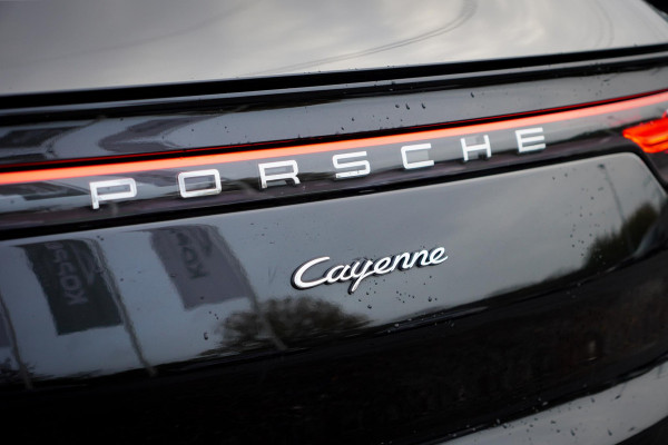 Porsche Cayenne Coupé 3.0 E-Hybrid / Pano / Bose / Sportstoel / Luchtvering / 22'' / Adaptive Cruise Control