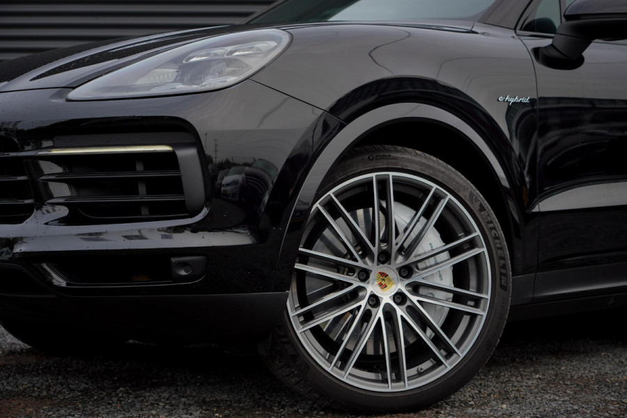 Porsche Cayenne Coupé 3.0 E-Hybrid / Pano / Bose / Sportstoel / Luchtvering / 22'' / Adaptive Cruise Control