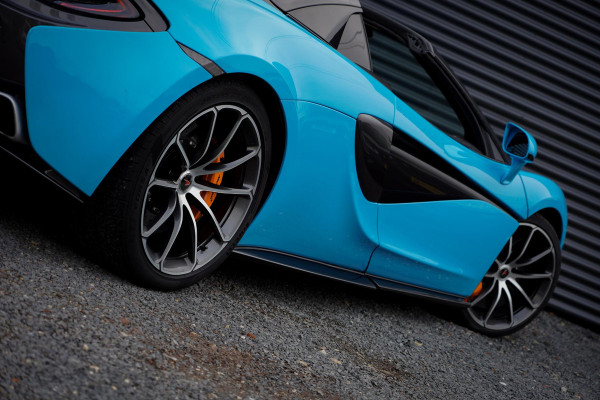 McLaren 570S Spider / Curacao Blauw / MSO / NL Auto / 1e Eigenaar