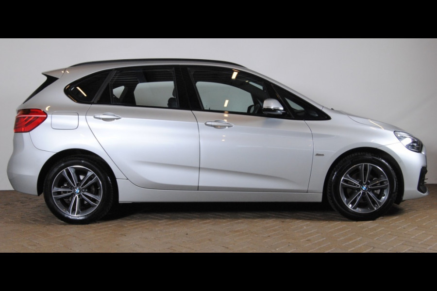 BMW 2 Serie Active Tourer || 6 maanden 218i Ex. Launch Ed. Luxury Line