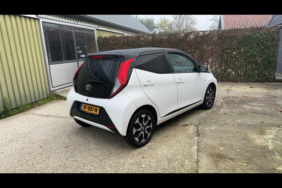 Toyota Aygo 1.0 VVT-i x-joy Automaat | Bi-Tone | Apple Car play/AndroidAuto