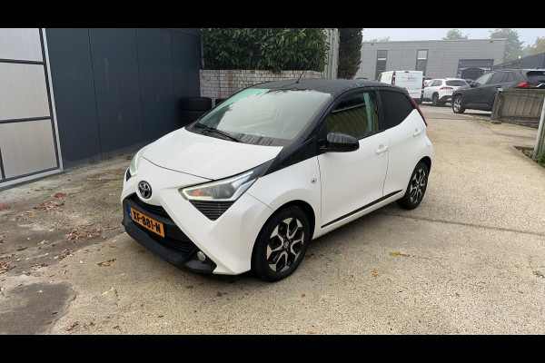 Toyota Aygo 1.0 VVT-i X-Joy Bi-Tone Automaat