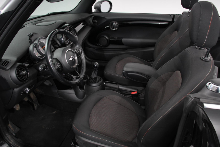 MINI Cabrio 1.2 One 102pk | Airco | Lichtmetalen velgen | Bluetooth | Cruise control | Stoelverwarming | Parkeer sensoren