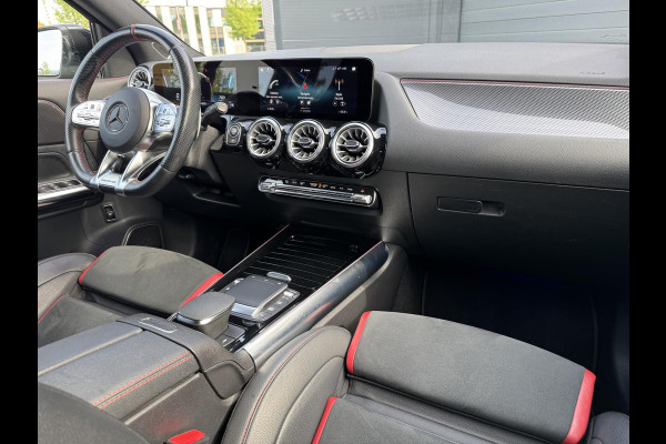 Mercedes-Benz GLA AMG 35 4MATIC 1e Eigenaar,Burmester Soundsystem,Panoramadak,Trekhaak,Kuipstoelen,Ambient Lighting,Vol Optie,APK tot 04-2026