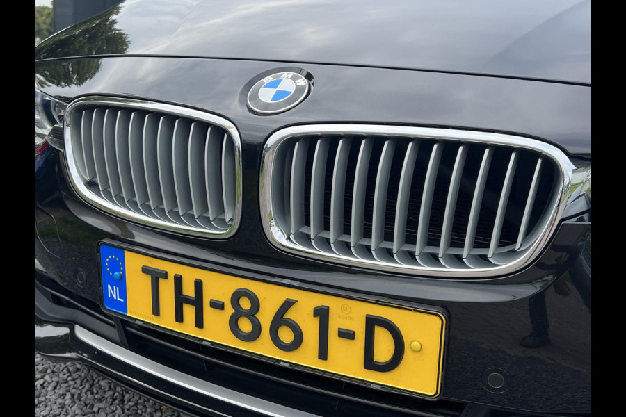 BMW 3 Serie Touring 320i Luxury Edition 2e Eigenaar,Navi,Leder,Camera,Cruise,Trekhaak,N.A.P,Nieuwe Apk bij Aflevering