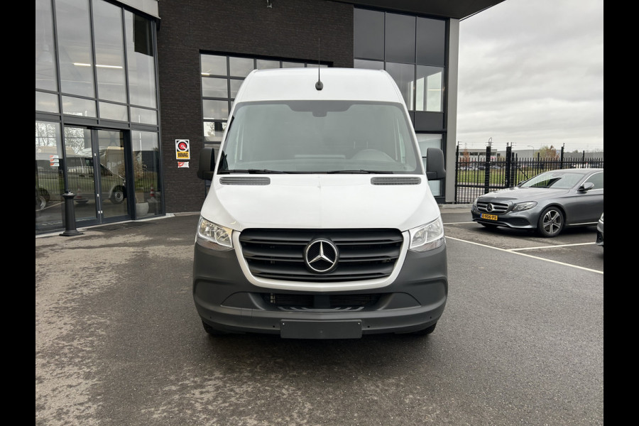 Mercedes-Benz Sprinter 317 CDI L2 H2 MBUX / Camera / Navigatie / Parkeersensoren / Cruise control / Airco / 270 Graden achterdeuren