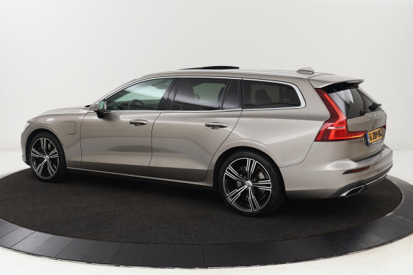 Volvo V60 T8 Twin Engine Inscription | Panoramadak | Harman Kardon | Trekhaak | Adaptive Cruise | Camera | DAB+ | Leder