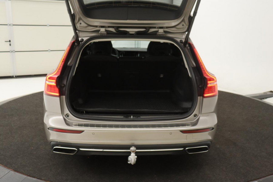 Volvo V60 T8 Twin Engine Inscription | Panoramadak | Harman Kardon | Trekhaak | Adaptive Cruise | Camera | DAB+ | Leder