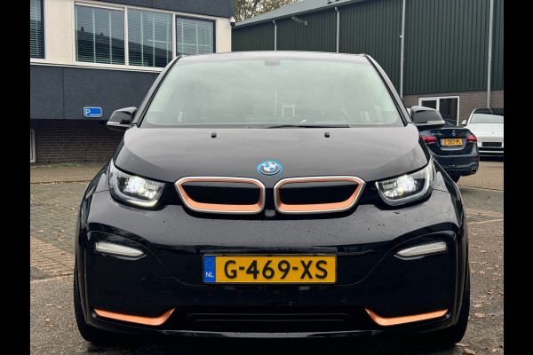 BMW i3 S 120Ah 42 kWh RoadStyle Edition PANORAMADAK | HARMAN KARDON| LEER| STOELVERWARMING| APPLE CARPLAY/ ANDROID AUTO|