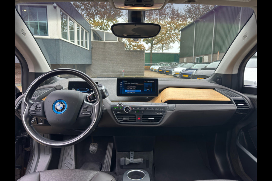 BMW i3 S 120Ah 42 kWh RoadStyle Edition PANORAMADAK | HARMAN KARDON| LEER| STOELVERWARMING| APPLE CARPLAY/ ANDROID AUTO|