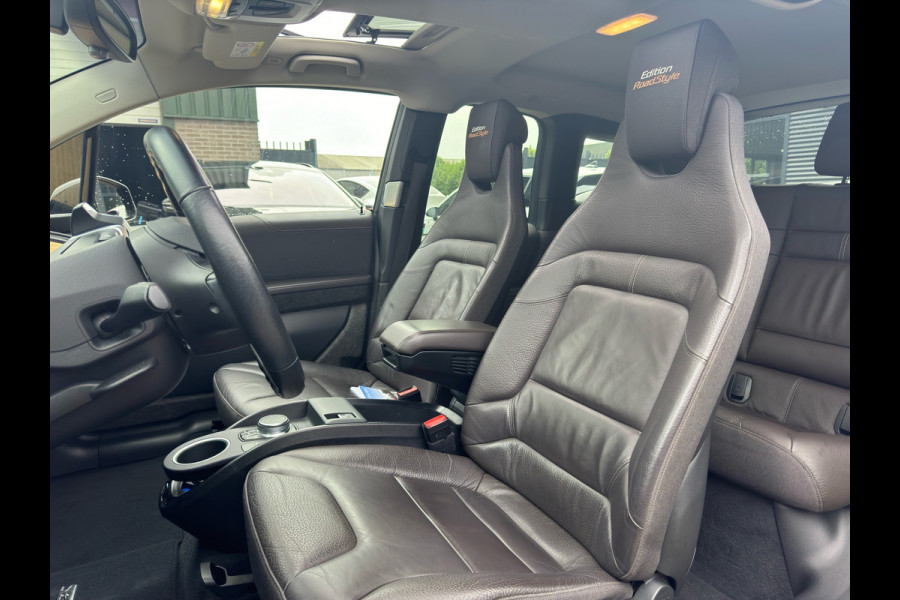 BMW i3 S 120Ah 42 kWh RoadStyle Edition PANORAMADAK | HARMAN KARDON| LEER| STOELVERWARMING| APPLE CARPLAY/ ANDROID AUTO|