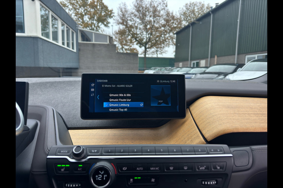 BMW i3 S 120Ah 42 kWh RoadStyle Edition PANORAMADAK | HARMAN KARDON| LEER| STOELVERWARMING| APPLE CARPLAY/ ANDROID AUTO|