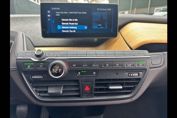 BMW i3 S 120Ah 42 kWh RoadStyle Edition PANORAMADAK | HARMAN KARDON| LEER| STOELVERWARMING| APPLE CARPLAY/ ANDROID AUTO|