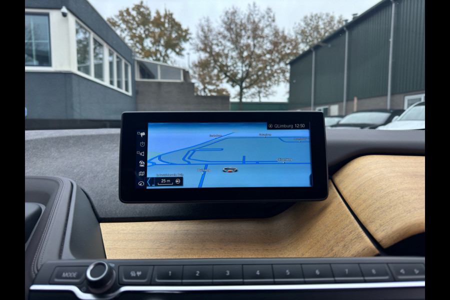 BMW i3 S 120Ah 42 kWh RoadStyle Edition PANORAMADAK | HARMAN KARDON| LEER| STOELVERWARMING| APPLE CARPLAY/ ANDROID AUTO|