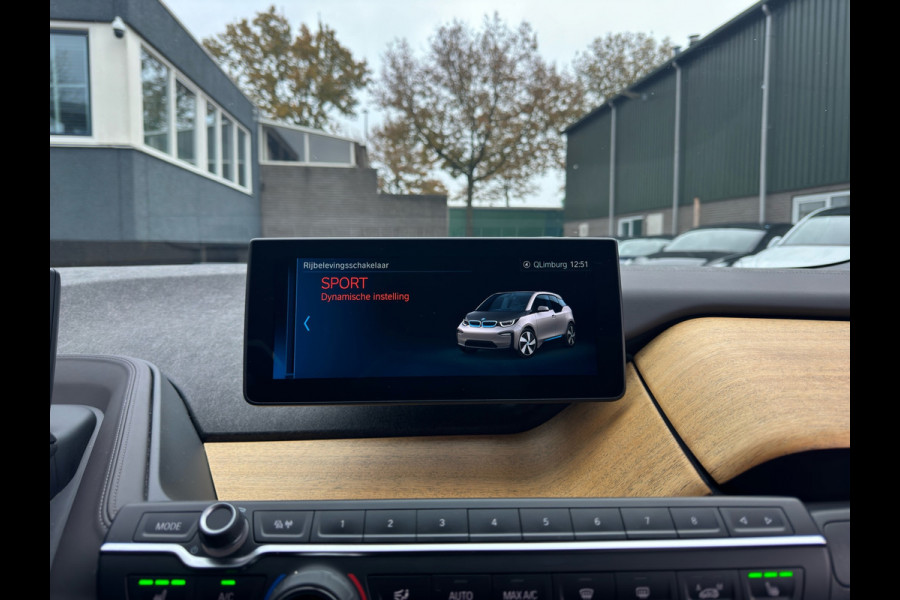 BMW i3 S 120Ah 42 kWh RoadStyle Edition PANORAMADAK | HARMAN KARDON| LEER| STOELVERWARMING| APPLE CARPLAY/ ANDROID AUTO|