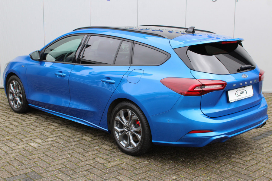 Ford FOCUS Wagon 1.0-125pk EcoBoost ST-Line X. Mooie, luxe uitvoering met slechts 16.400km ! Volautm. airco dual, navigatie, telefoonvoorb., B&O soundsyst., ergonomische stoelen, stoel-, stuur- en voorraamverw., bestuurders assistent pakket, elektr. panoramadak etc.