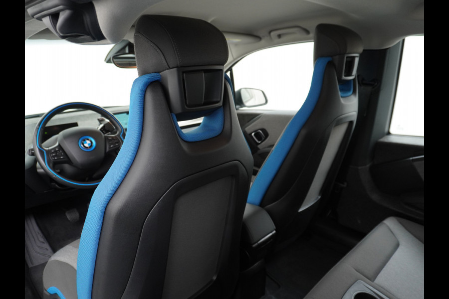 BMW i3 120Ah 42kWh Adap.Cruise Warmtepomp Camera Navi Bordherk. Pdc KeylessStart Tel. Stoelverw. Isofix 19''LM Basis