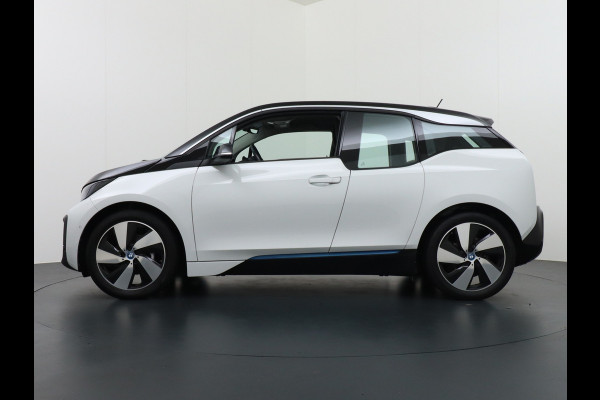 BMW i3 120Ah 42kWh Adap.Cruise Warmtepomp Camera Navi Bordherk. Pdc KeylessStart Tel. Stoelverw. Isofix 19''LM Basis