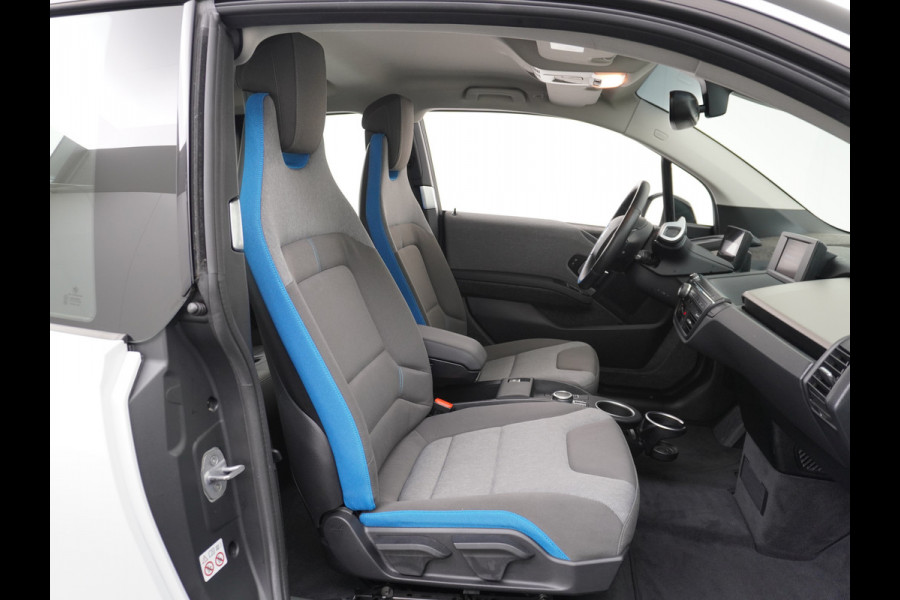 BMW i3 120Ah 42kWh Adap.Cruise Warmtepomp Camera Navi Bordherk. Pdc KeylessStart Tel. Stoelverw. Isofix 19''LM Basis