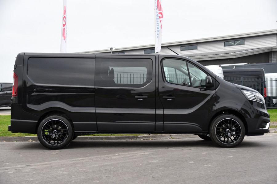 Renault Trafic 2.0 Blue dCi 130 T29 L2H1 DC Black Edition Camera, Cruise, Carplay, LED, Sensoren, 2 x Schuifdeur, Multimedia, Trekhaak, UNIEK!