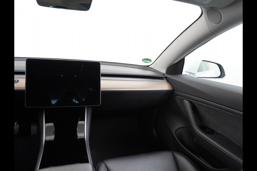 Tesla Model 3 SR+60kWh 325PK AutoPilot FSD.vb Premium-Luidsprekers Leer PanoDak Adaptive cruise 18" Camera's Elektr.-Stuur+Stoelen+Spiegels+Ge Navigatiesysteem full map LED-a+v Comfortstoel(en) ACC Dual-ECC DAB Voorverwarmen interieur via App Keyless via Telefoonsleutel One-Pedal-Drive Ecc Navigatiesysteem full map LED-a+v Comfortstoel(en) ACC Dual-ECC DAB Voorverwarmen interieur via App Keyless via Telefoonsleutel One-Pedal-Drive