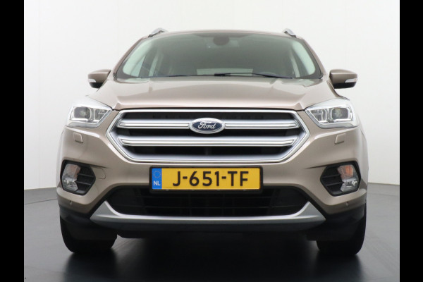 Ford Kuga 1.5 EcoBoost Titanium AppleCarplay/Android Camera Bi-Xenon Koplampen LED Dagrijverlichting Voorstoelen Verwarmd Stuurwiel Verwar Auto Start/Stop Systeem MultiMedia Privacy Glass