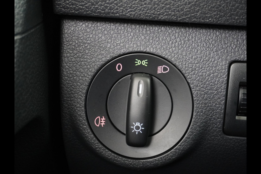 Volkswagen Caddy 2.0TDI EURO 6 Airco Schuifdeur-R Betonplex-Vloer Lat om Lat betimmering Multimedia systeem ESP ASR Elek.ramen Buitenspiegels ele Vervolgbotsing preventie Bluetooth  Brake Assist System Achterruit+Wissers+verwarmd Tussenwand m rooster Achterruitenwisser