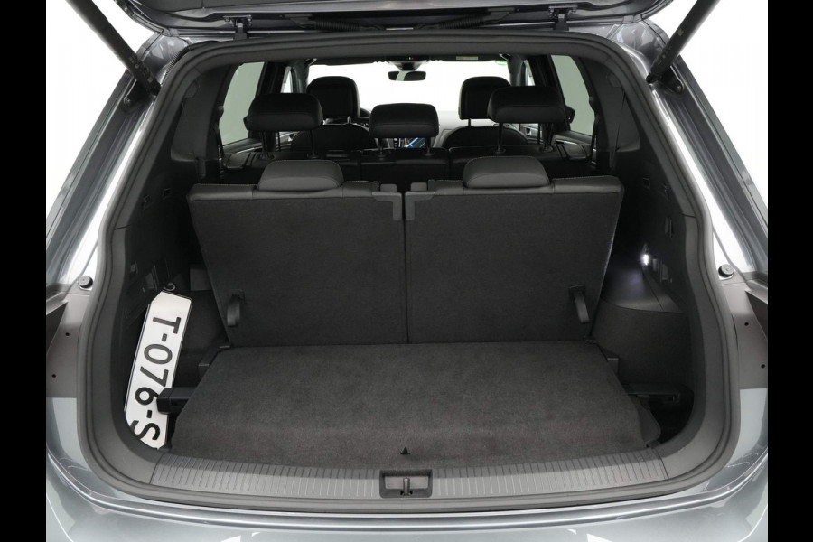 Volkswagen Tiguan Allspace 1.5 TSI R-Line 7p. Navigatie Trekhaak Acc Clima 215