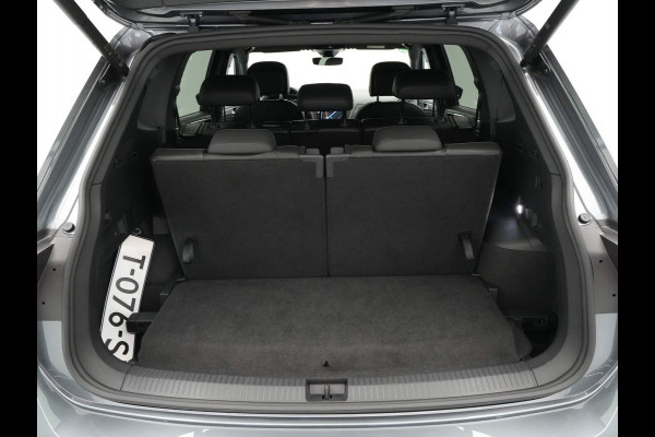 Volkswagen Tiguan Allspace 1.5 TSI R-Line 7p. Navigatie Trekhaak Acc Clima 215