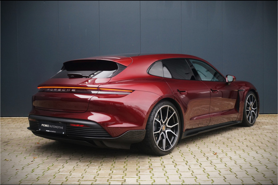 Porsche Taycan Sport Turismo 79 kWh | Panoramadak | Bose | SportDesign | Luchtvering | Sport Chrono | Memory Seats | Stoelverwarming | Achteras Besturing | Camera | BTW | Orig. NL | Leer | Warmtepomp | Alcantara Stuur |